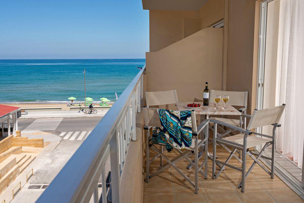 โรงแรมบาติส Rethymno  ภายนอก รูปภาพ