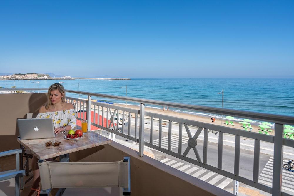 โรงแรมบาติส Rethymno  ภายนอก รูปภาพ