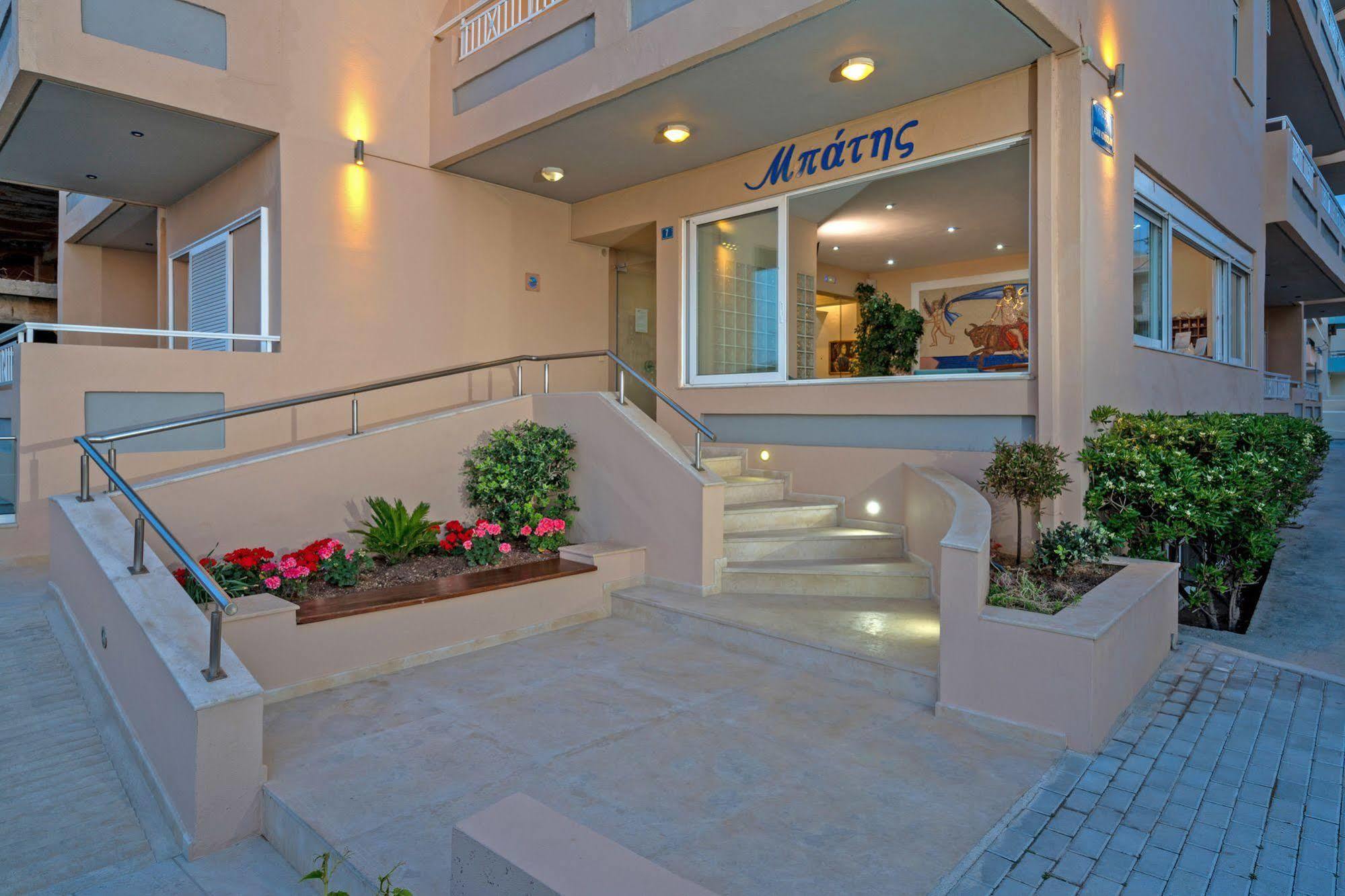 โรงแรมบาติส Rethymno  ภายนอก รูปภาพ